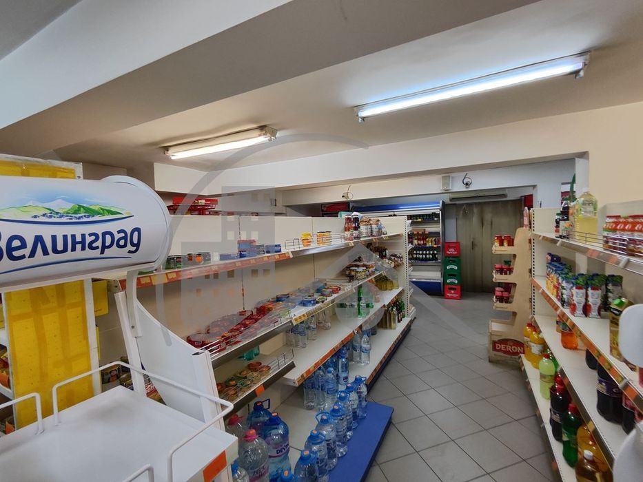 Продава се Магазин в Варна, Лятно кино Тракия - 285 кв.м за 1193 €/кв.м - Снимка #2