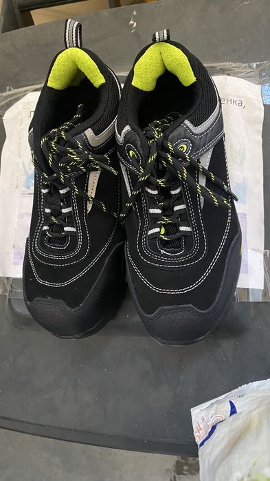 Рабочие ботинки с защитой