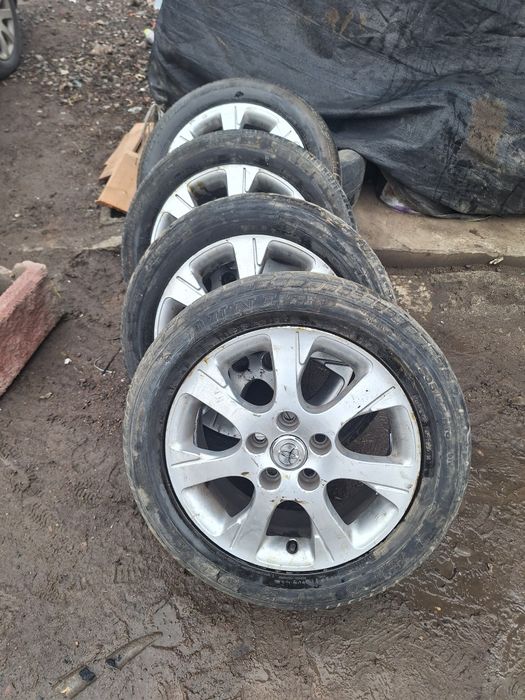 Продам 16 Диск, титанка с шинами