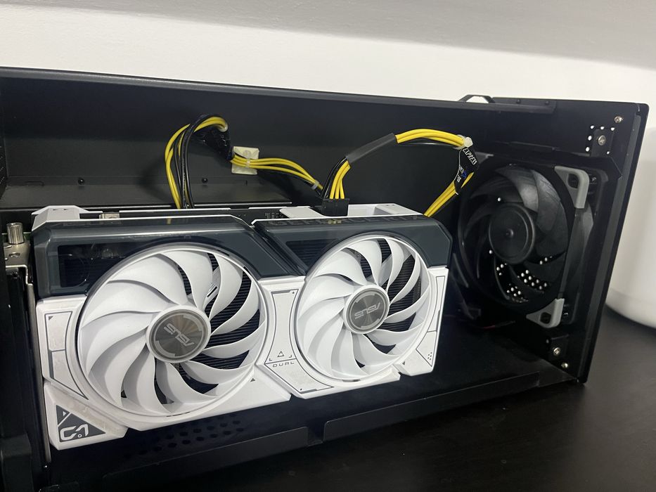 Placa video externa egpu Akitio Node RTX4060 Asus