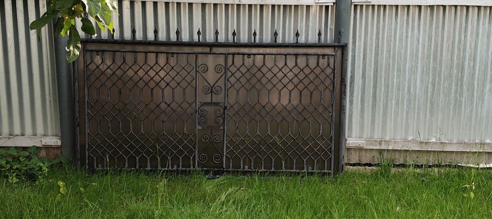 Poartă automatizată