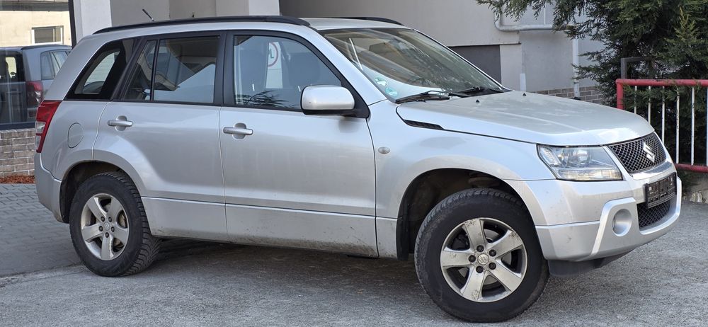 Suzuki Grand Vitara 2.0i-16V-140 cp 4x4