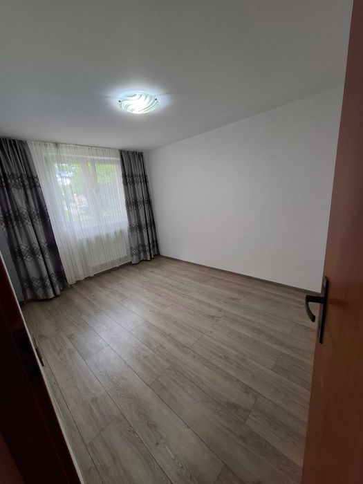 Vând apartament 3 camere