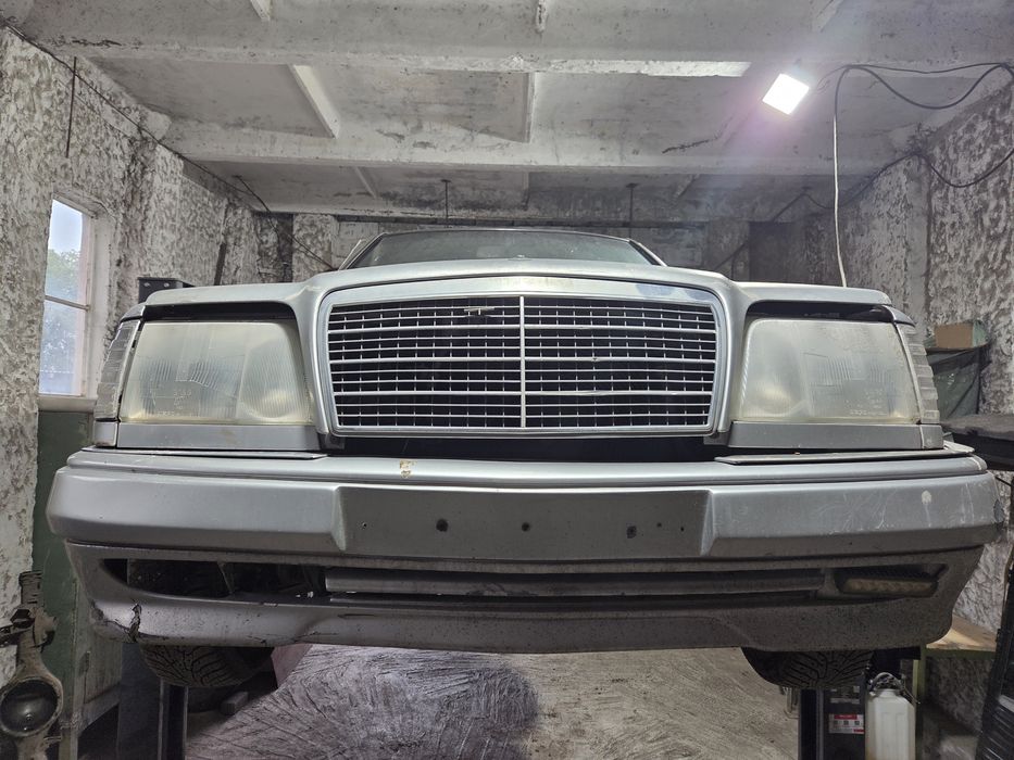Бампер передний w124 мерседес