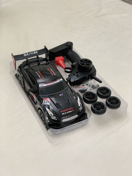 Продается самая быстрая игрушечная машинка.