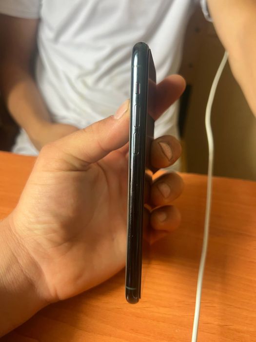 Iphone 11 pro sotiladi