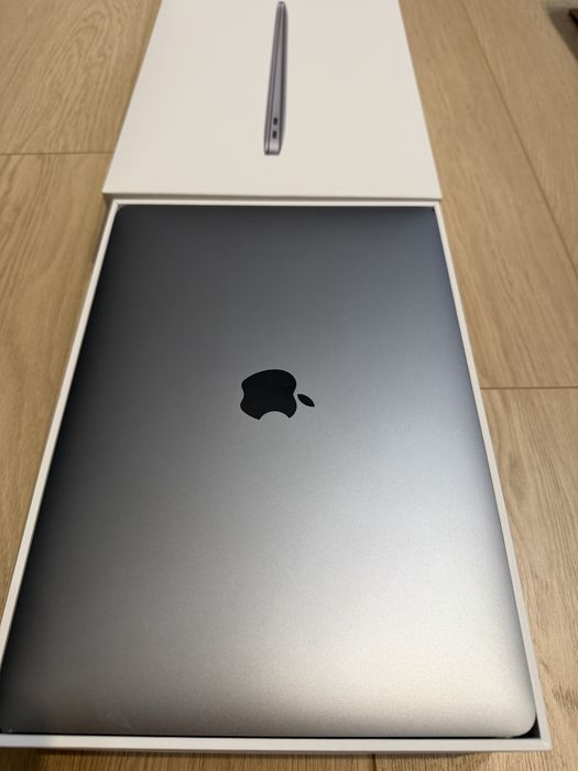 Macbook Air M1 2021 grey