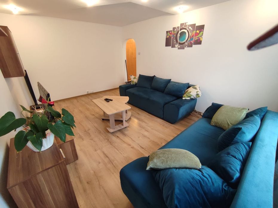 Dau in chirie apartament cu doua camere central
