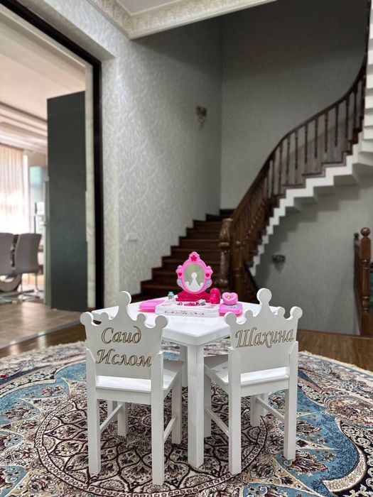 Стол и стулья для детей