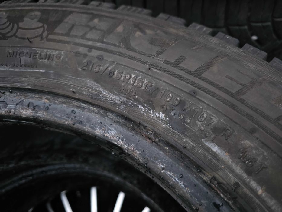 2бр Зимни гуми за бус 215 65 16 С - Michelin