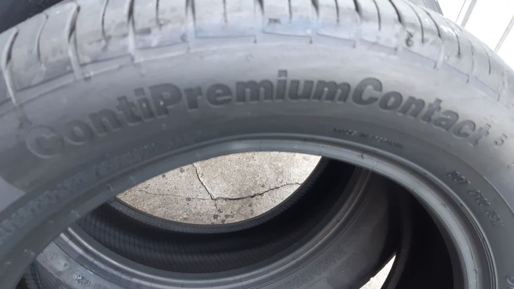 2 anvelope 225/55r17 vară marca Continental an 2022 preț 230 lei bucata