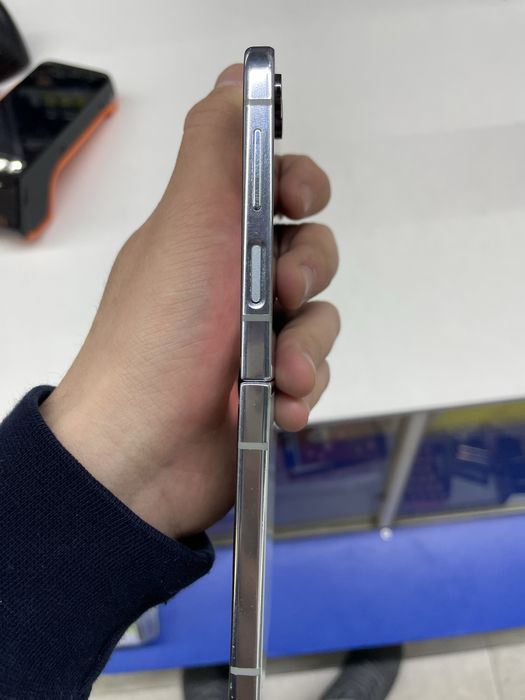 Samsung galaxy z flip 5