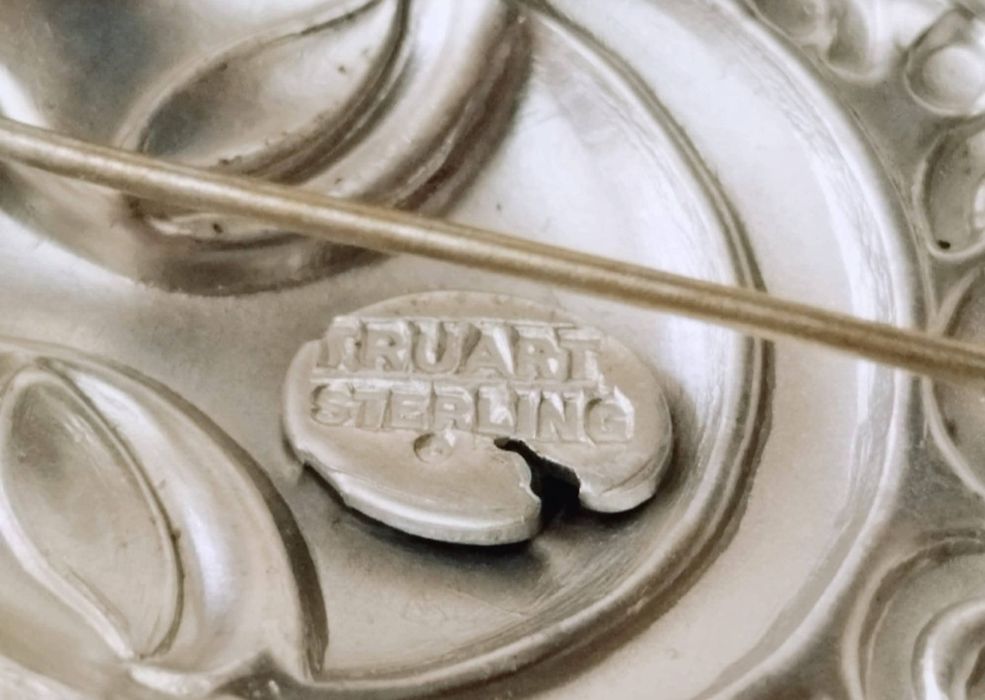Veche brose tribala din argint sterling, masca tribala sculptata, Truart