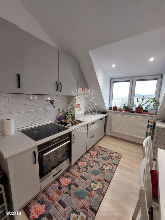 Apartament 3 camere 65 mp+pod 35 mp- Zona Sensul Vechi