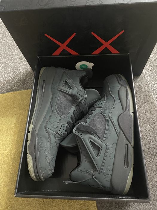 Jordan 4 Black Kaws