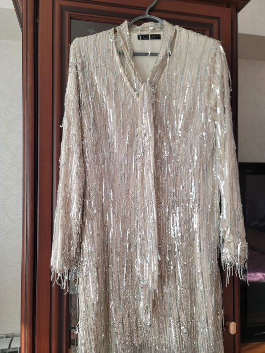 Платье на праздники.