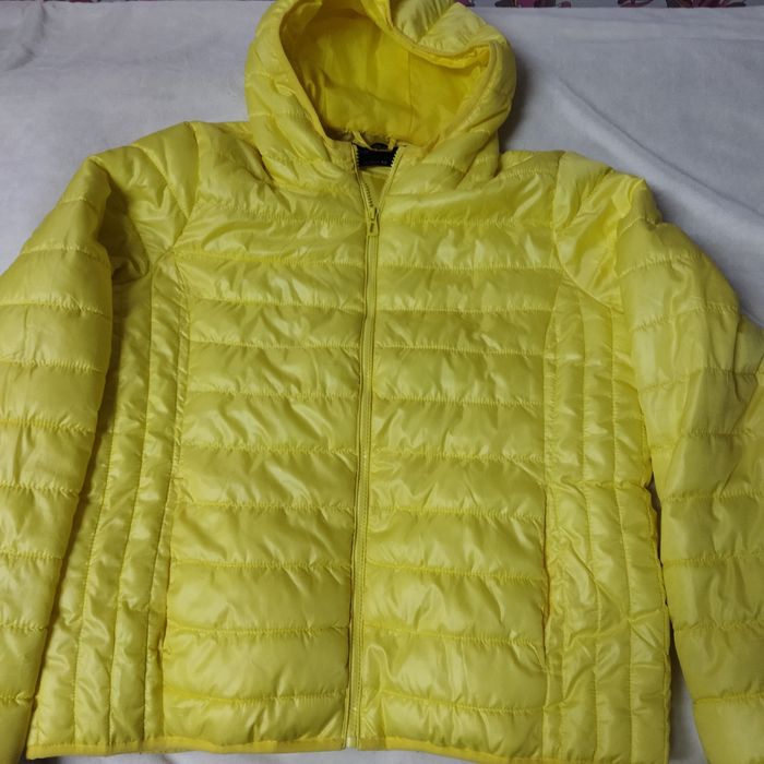 Продам женскую курточку