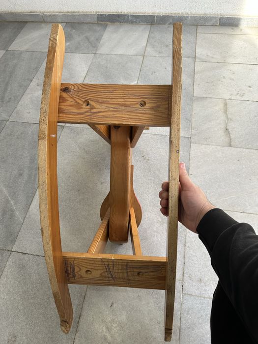 Дървено люлеещо конче – ръчна изработка, донесено от Швеция