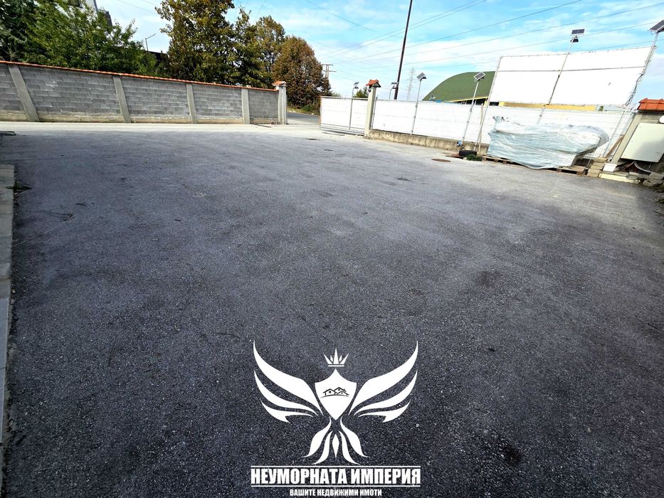 Под наем свободна площ/паркинг за автомобили/бусове в гр.Асеновград