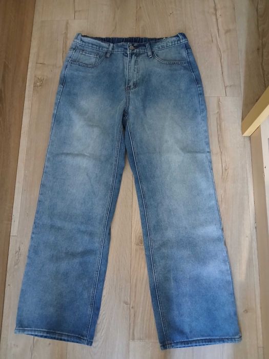 Широки дънки около 33 номер