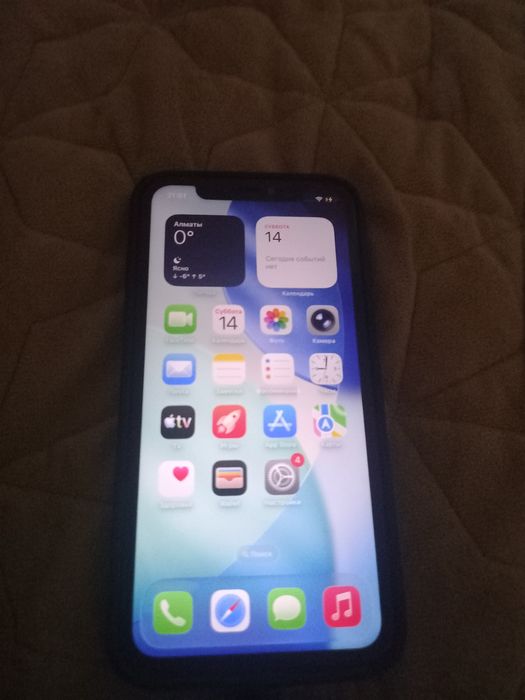 Продам айфон 11 64 гб