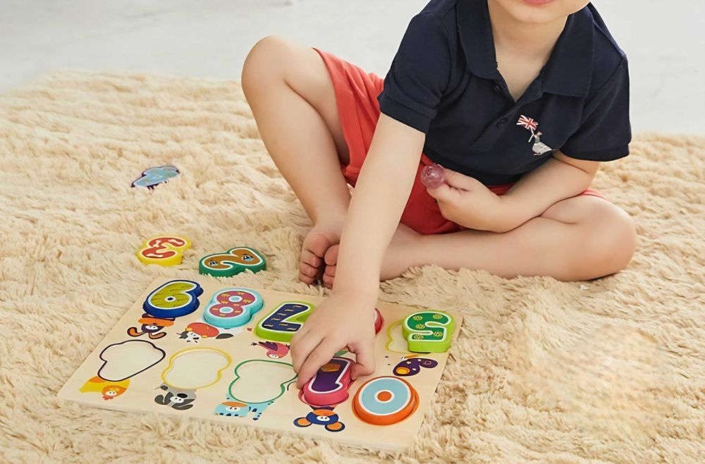 Puzzle din lemn cu cifre