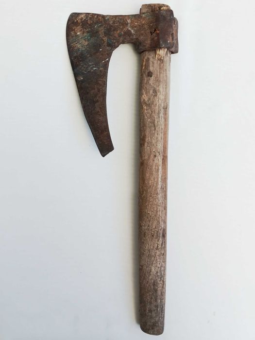 Старинни ковани брадва кривица / рокан