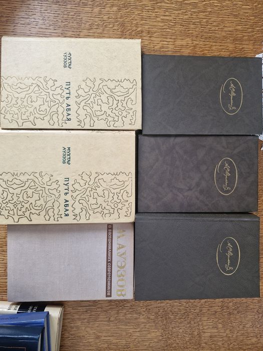 Книги продам цена договорная