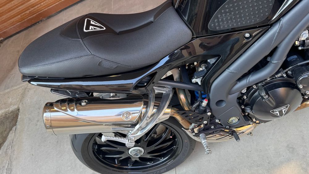 Triumph speed triple 1050 custom