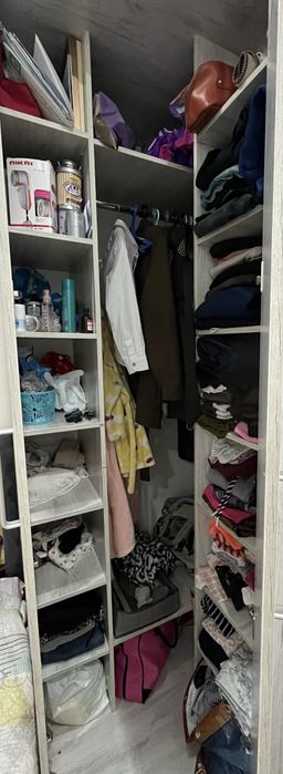 Угловой шкаф вместительный