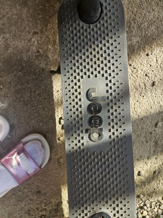 Vand trotineta electrica Jeep aproape noua