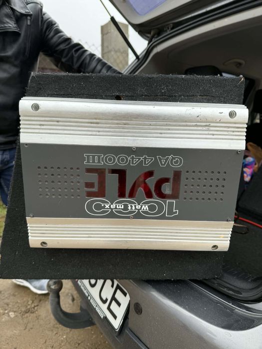 Bass kasa s osilvator