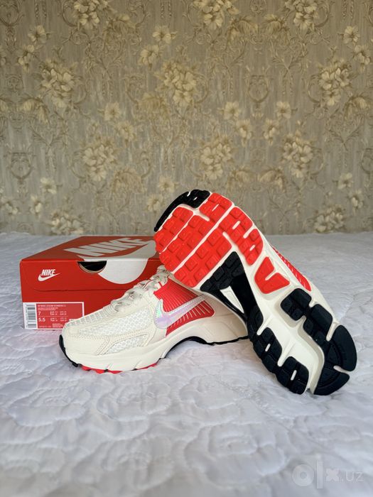 Nike Zoom Vomero 5 Красные Оригинал 38