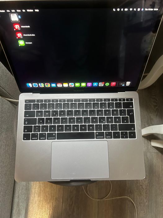 MacBook Pro 13” 2017 i5 / 8GB / 121GB SSD – stare bună
