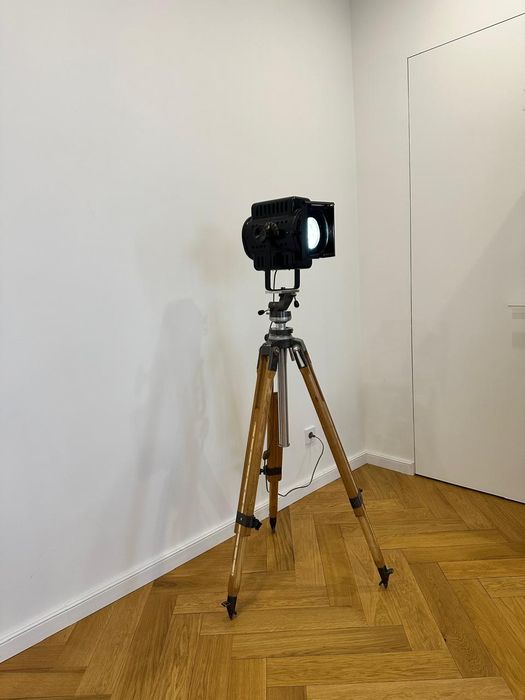 Продается интерьерный прожектор