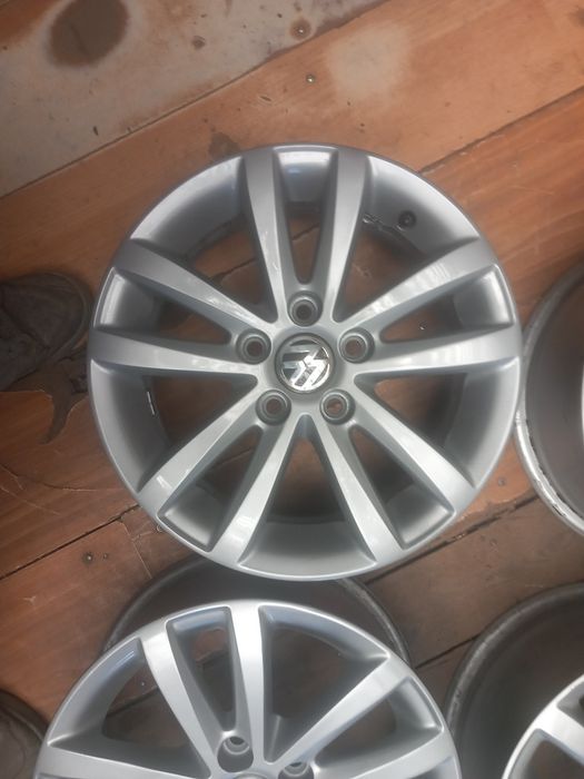Jante vw polo r14 5x100 et 43 jantele sunt vopsite