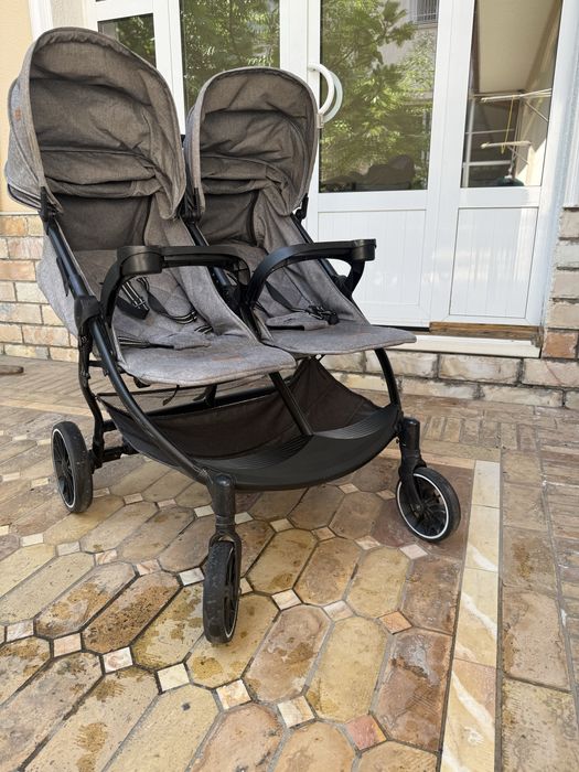 Коляска для двойни