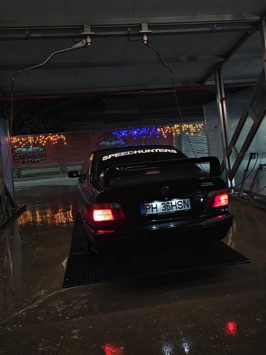 Bmw e36 318is sedan