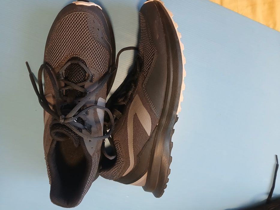 Мъжки маратонки нови.