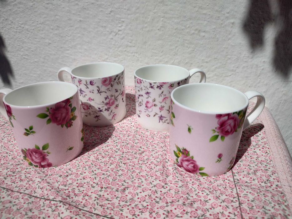 Чаши тип "мъг" Royal Albert New Country Roses и Pink Confetti