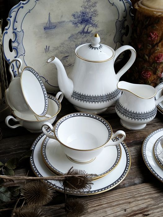 Костен порцелан Сервиз