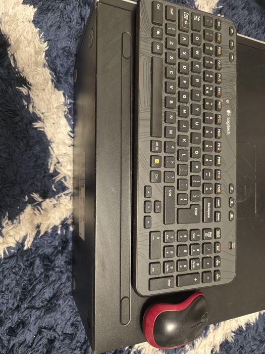 Sistem Complet PC Desktop HP Compaq + Monitor LG, Boxe, Cameră Web, Tastatură și Mouse
