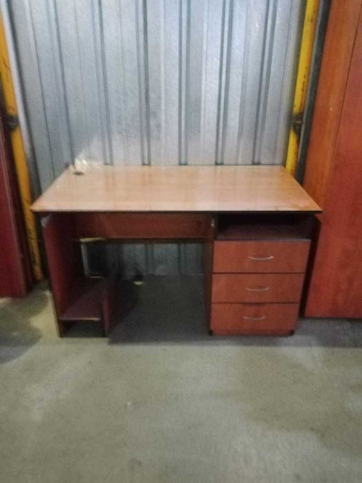 Торговая мебель, витрины, стелажи