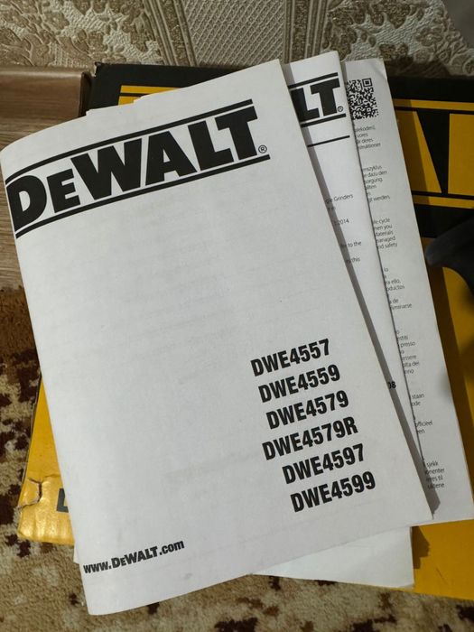 Болгарка 230 новая DeWalt