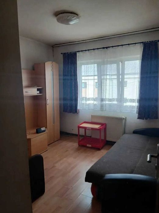 Vand apartament cu 2 camere decomandat Strada Oituz 3