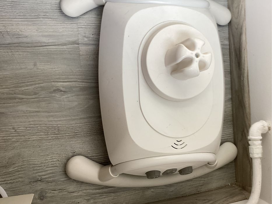 Balansoar bebe Joie electric cu vibrații  și jucării + 2 baze originale