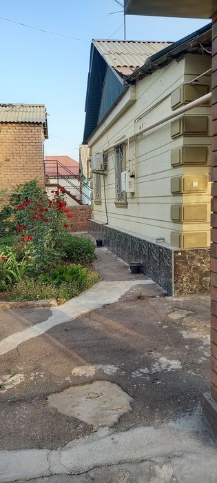 Продается дом в Алмалыке.