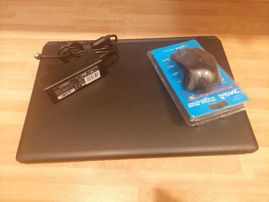 Ноутбук Acer aspire ES1-522. Новая батарея, беспроводная мышь.