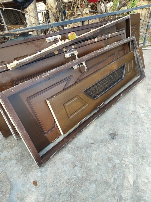 Срочно продаю межкомнатные двери хорошего качества.