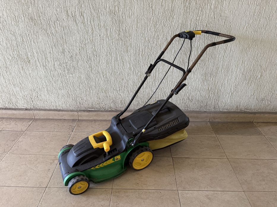 Продавам Електрическа косачка OKEY